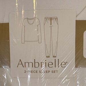 Ambrielle Cozy White Sleepwear Set